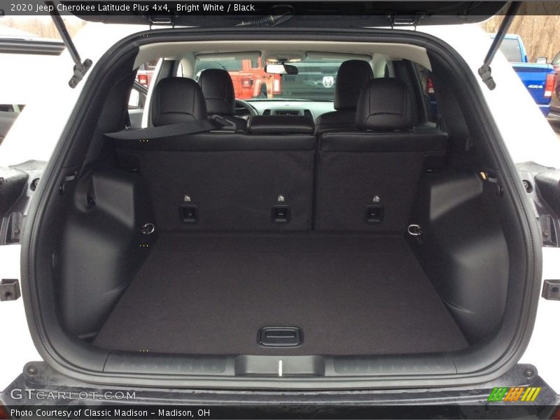 Bright White / Black 2020 Jeep Cherokee Latitude Plus 4x4
