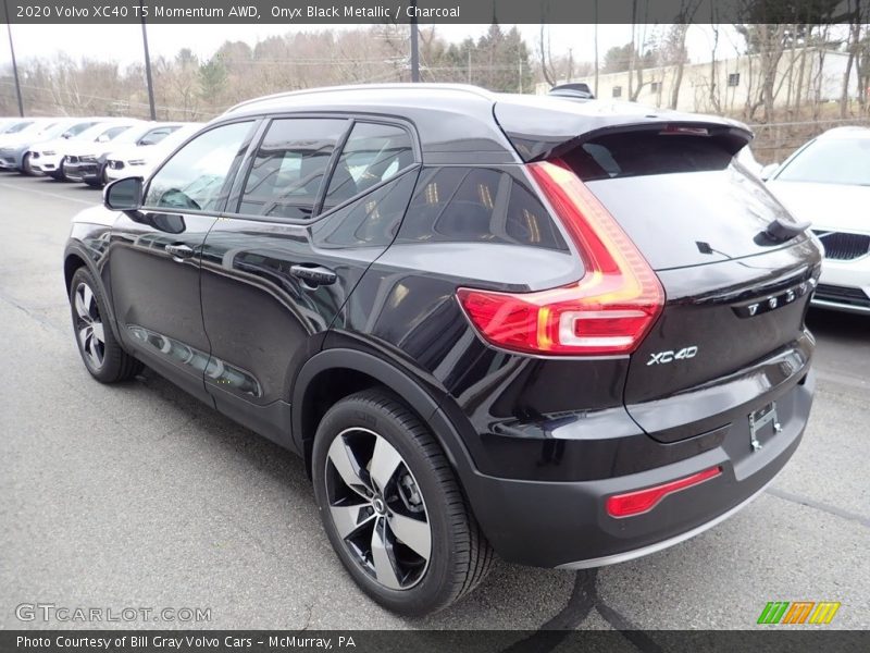 Onyx Black Metallic / Charcoal 2020 Volvo XC40 T5 Momentum AWD