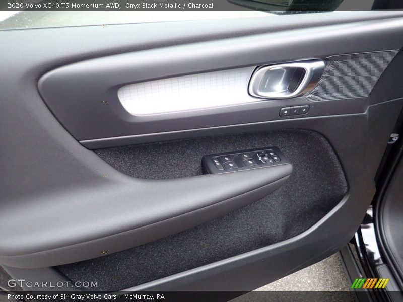 Onyx Black Metallic / Charcoal 2020 Volvo XC40 T5 Momentum AWD