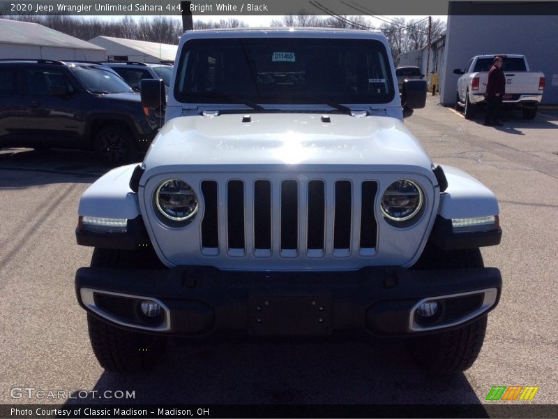 Bright White / Black 2020 Jeep Wrangler Unlimited Sahara 4x4