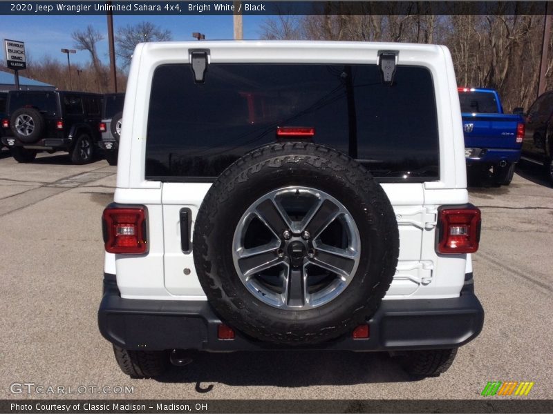 Bright White / Black 2020 Jeep Wrangler Unlimited Sahara 4x4