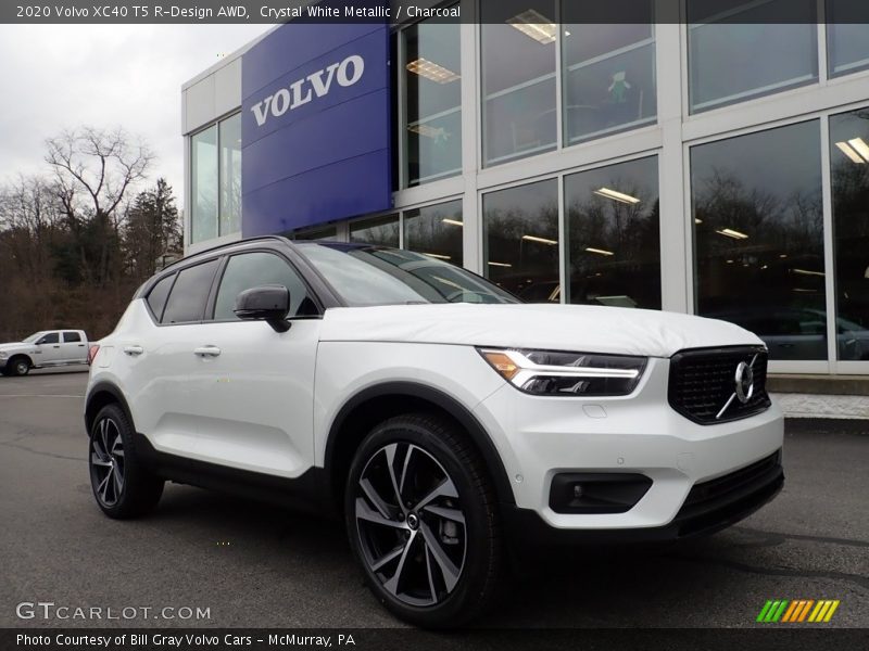 Front 3/4 View of 2020 XC40 T5 R-Design AWD