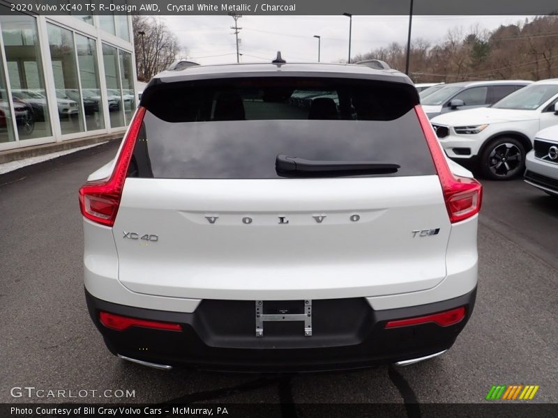 Crystal White Metallic / Charcoal 2020 Volvo XC40 T5 R-Design AWD