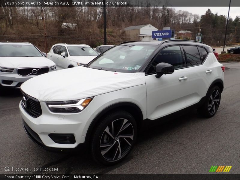 Crystal White Metallic / Charcoal 2020 Volvo XC40 T5 R-Design AWD