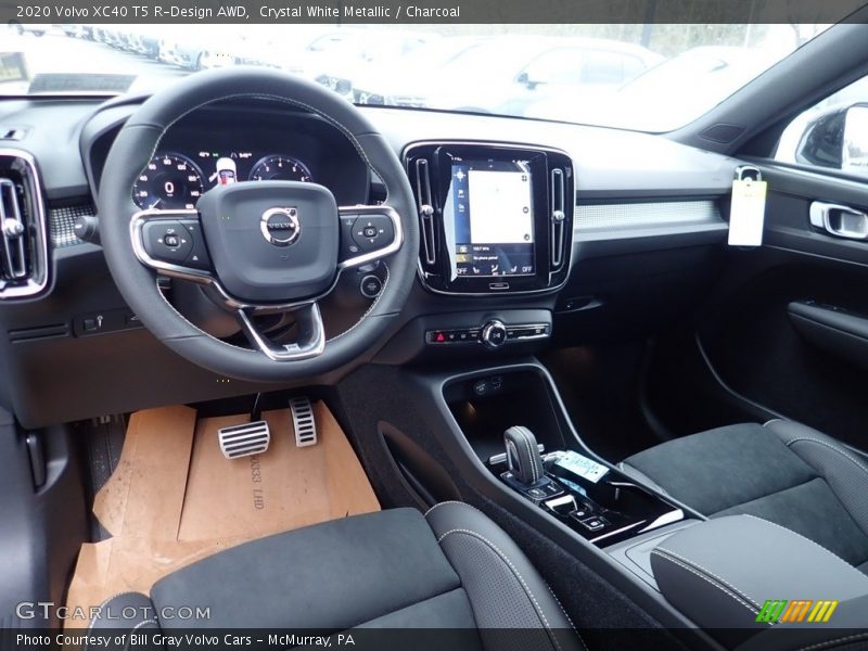 Crystal White Metallic / Charcoal 2020 Volvo XC40 T5 R-Design AWD