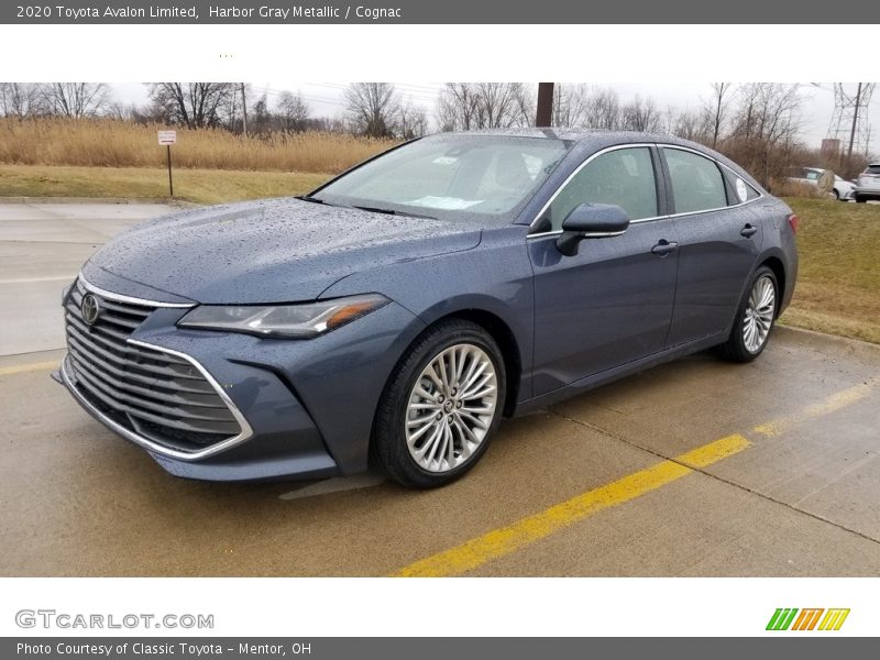 Front 3/4 View of 2020 Avalon Limited