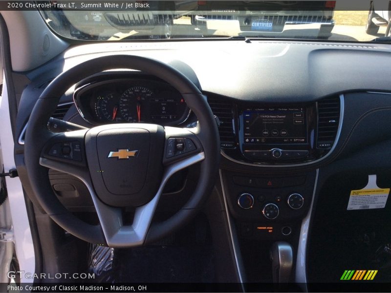 Summit White / Jet Black 2020 Chevrolet Trax LT