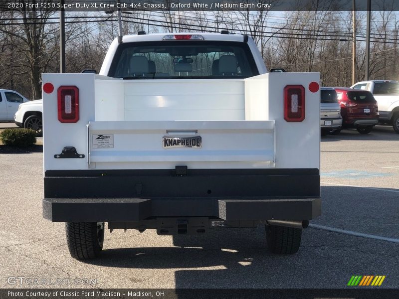 Oxford White / Medium Earth Gray 2020 Ford F250 Super Duty XL Crew Cab 4x4 Chassis