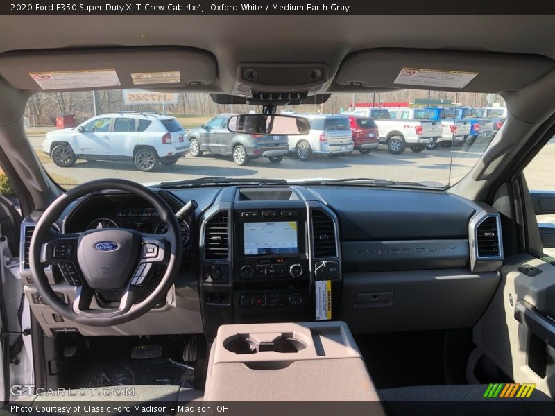 Oxford White / Medium Earth Gray 2020 Ford F350 Super Duty XLT Crew Cab 4x4