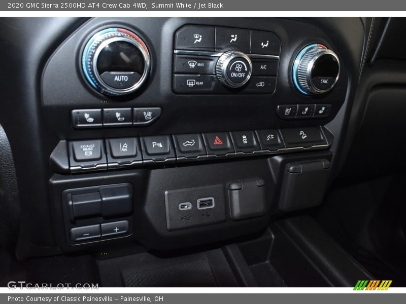 Summit White / Jet Black 2020 GMC Sierra 2500HD AT4 Crew Cab 4WD