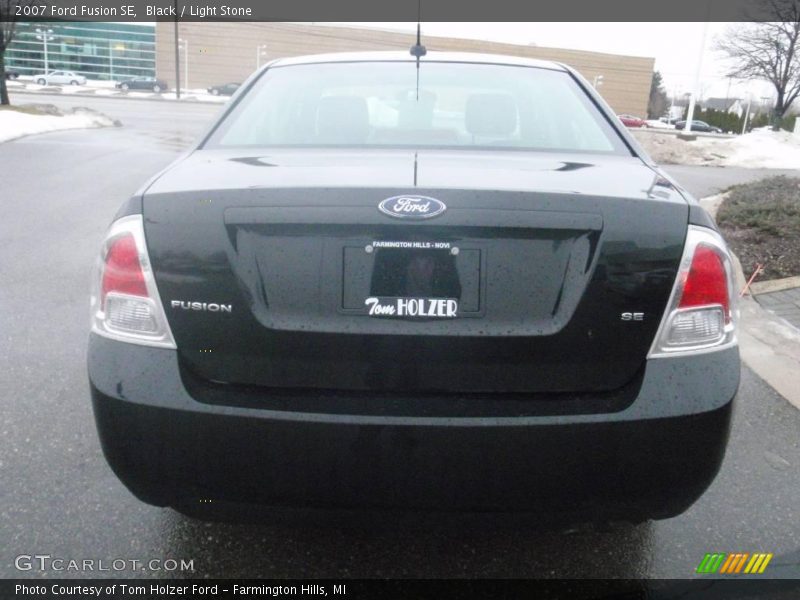 Black / Light Stone 2007 Ford Fusion SE