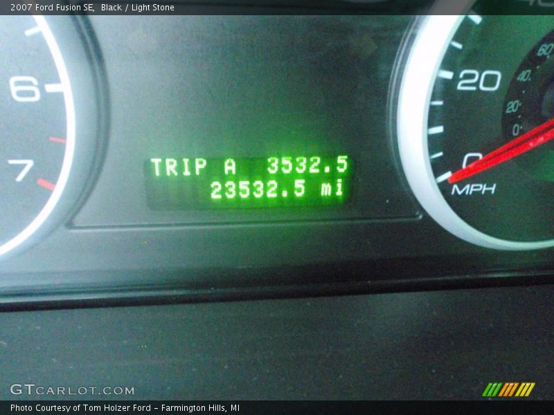 Black / Light Stone 2007 Ford Fusion SE