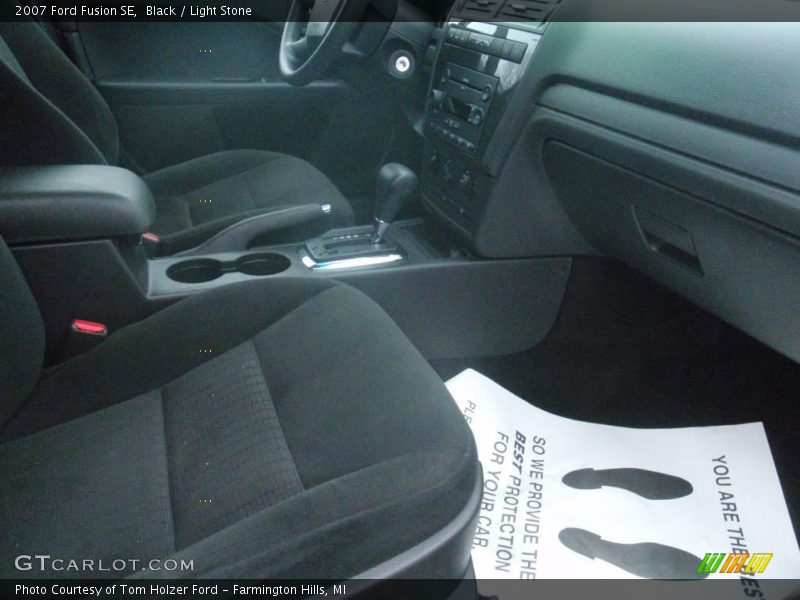Black / Light Stone 2007 Ford Fusion SE