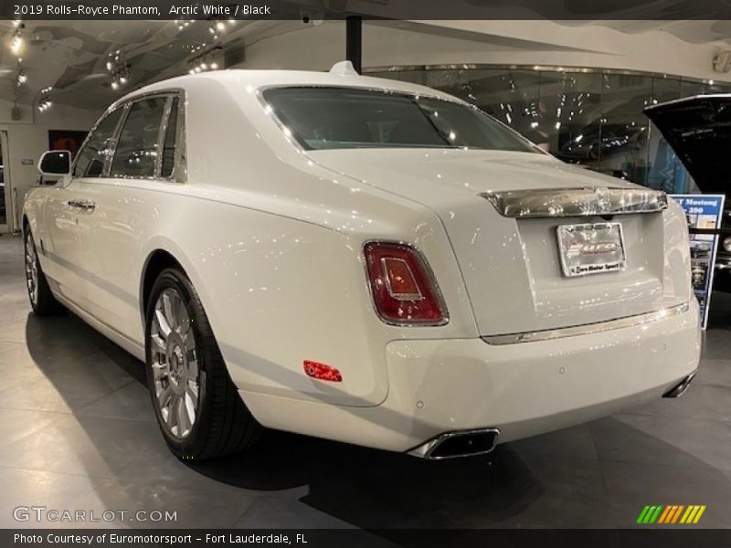 Arctic White / Black 2019 Rolls-Royce Phantom