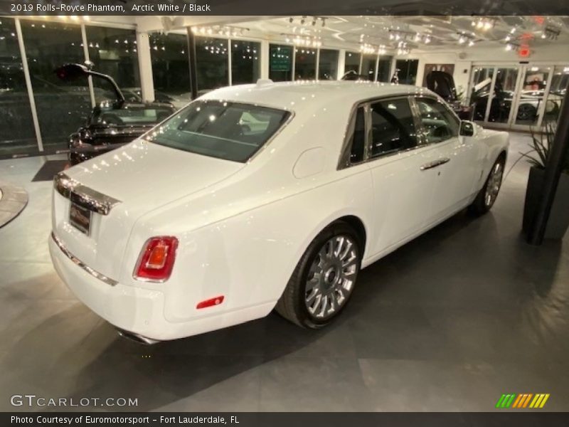 Arctic White / Black 2019 Rolls-Royce Phantom