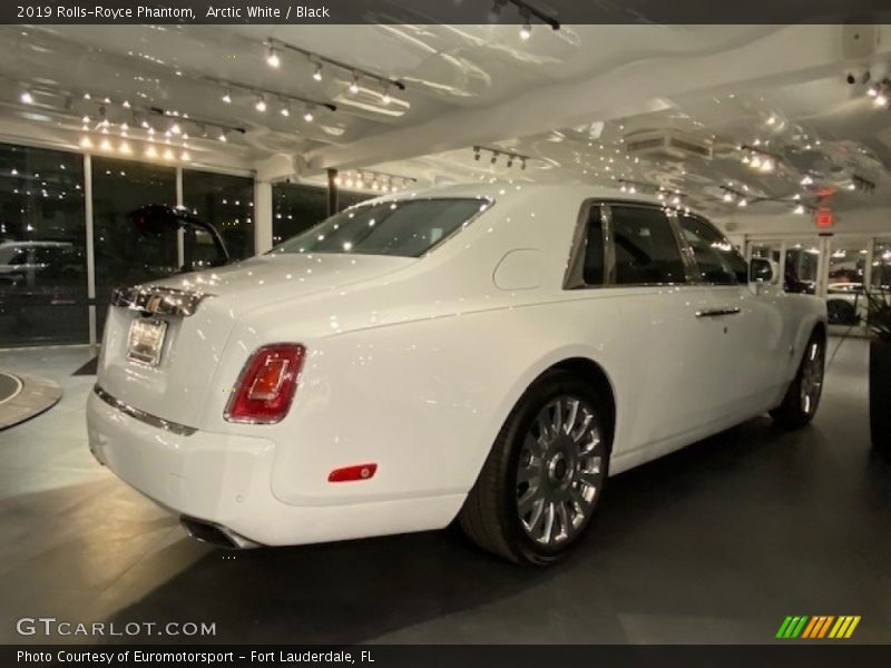 Arctic White / Black 2019 Rolls-Royce Phantom