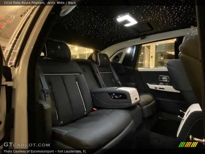 Arctic White / Black 2019 Rolls-Royce Phantom