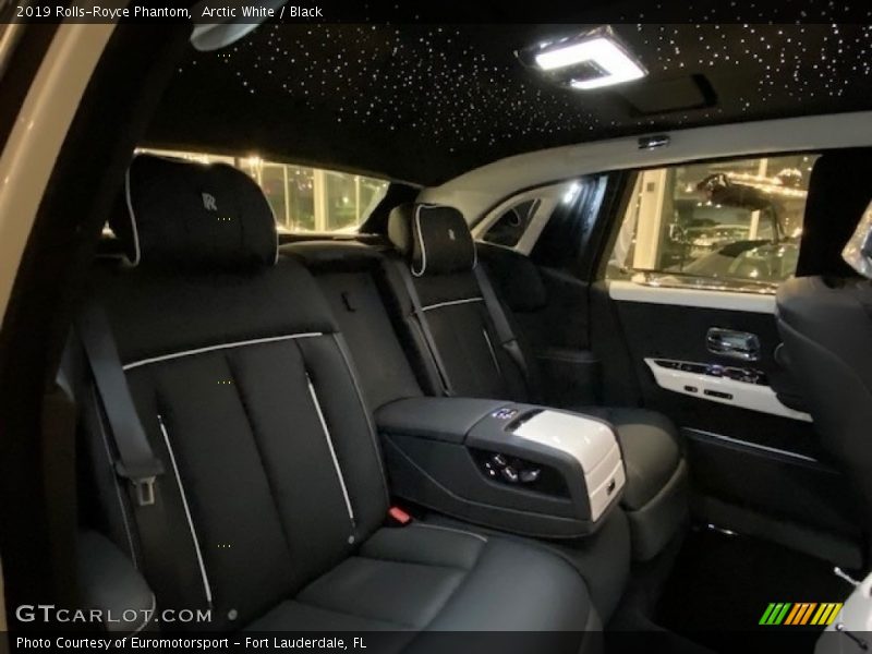 Arctic White / Black 2019 Rolls-Royce Phantom