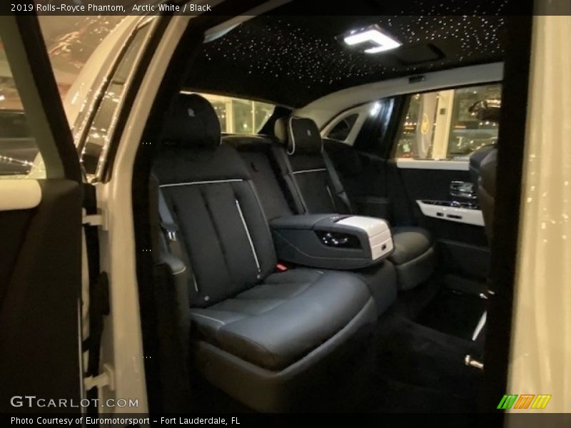 Arctic White / Black 2019 Rolls-Royce Phantom