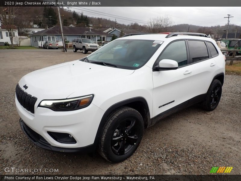 Front 3/4 View of 2020 Cherokee Altitude 4x4
