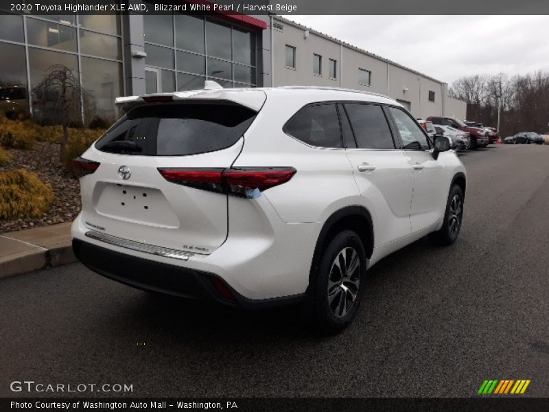 Blizzard White Pearl / Harvest Beige 2020 Toyota Highlander XLE AWD