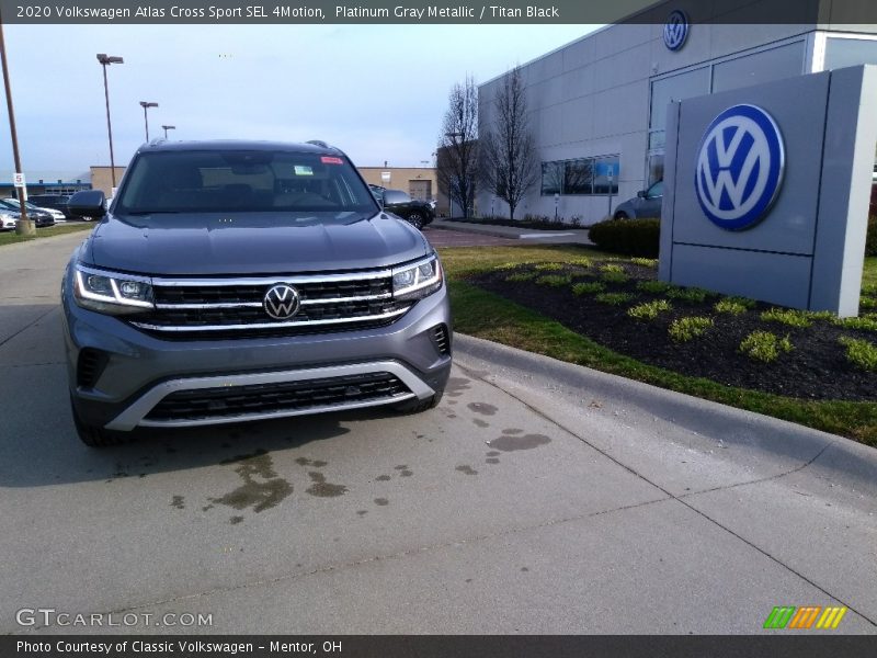 Platinum Gray Metallic / Titan Black 2020 Volkswagen Atlas Cross Sport SEL 4Motion