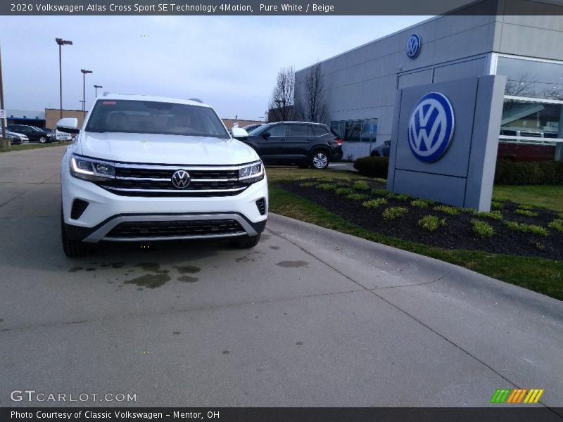 Pure White / Beige 2020 Volkswagen Atlas Cross Sport SE Technology 4Motion