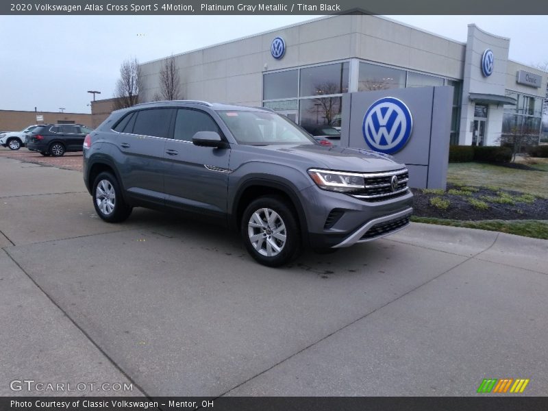 Front 3/4 View of 2020 Atlas Cross Sport S 4Motion