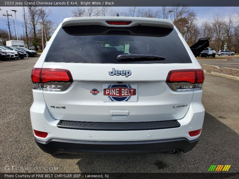 Bright White / Black 2020 Jeep Grand Cherokee Laredo E 4x4