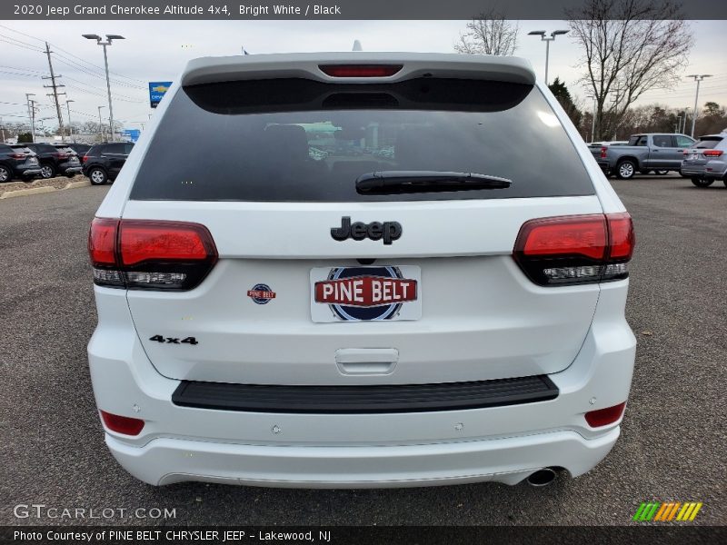 Bright White / Black 2020 Jeep Grand Cherokee Altitude 4x4
