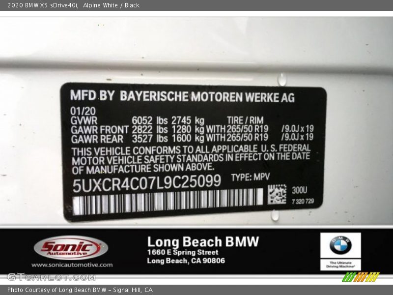 Alpine White / Black 2020 BMW X5 sDrive40i