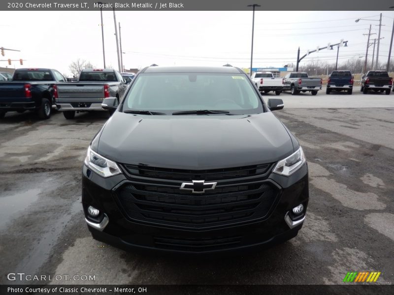 Mosaic Black Metallic / Jet Black 2020 Chevrolet Traverse LT