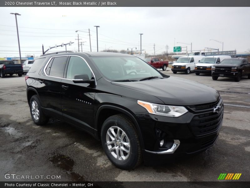 Mosaic Black Metallic / Jet Black 2020 Chevrolet Traverse LT