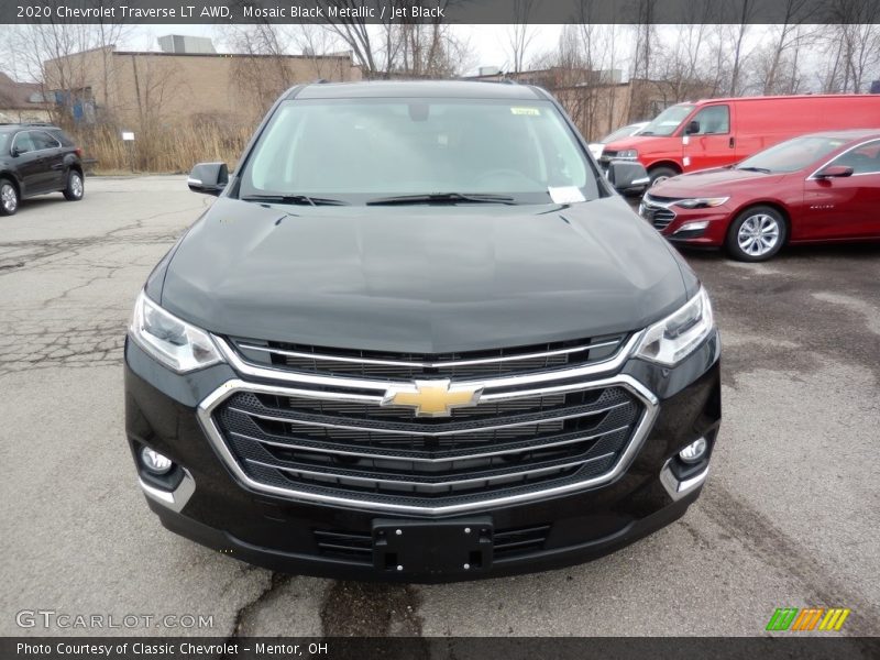 Mosaic Black Metallic / Jet Black 2020 Chevrolet Traverse LT AWD