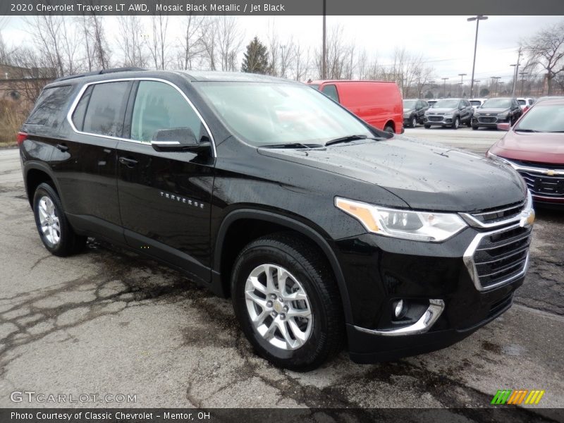 Mosaic Black Metallic / Jet Black 2020 Chevrolet Traverse LT AWD