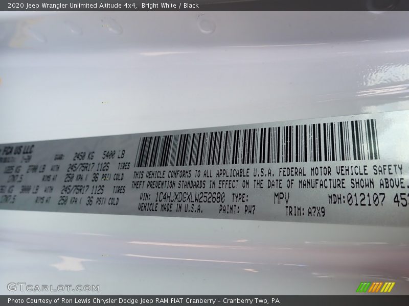 Bright White / Black 2020 Jeep Wrangler Unlimited Altitude 4x4