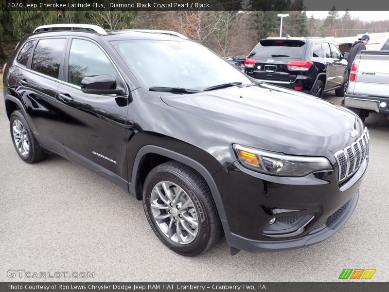 Front 3/4 View of 2020 Cherokee Latitude Plus