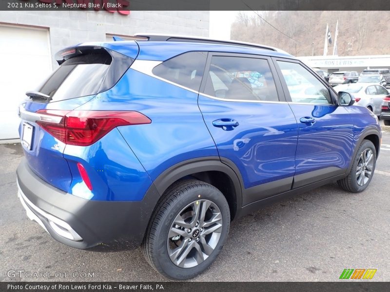 Neptune Blue / Black 2021 Kia Seltos S