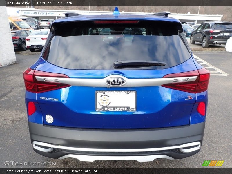 Neptune Blue / Black 2021 Kia Seltos S
