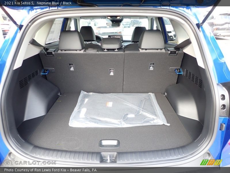 Neptune Blue / Black 2021 Kia Seltos S