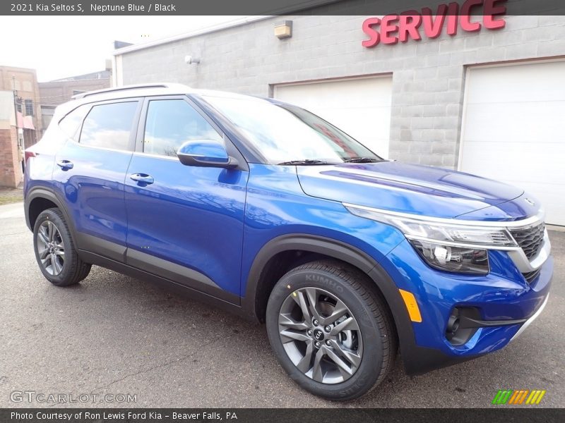 Front 3/4 View of 2021 Seltos S