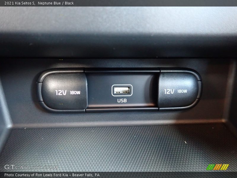 Neptune Blue / Black 2021 Kia Seltos S