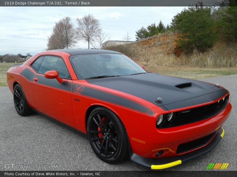 Front 3/4 View of 2019 Challenger T/A 392