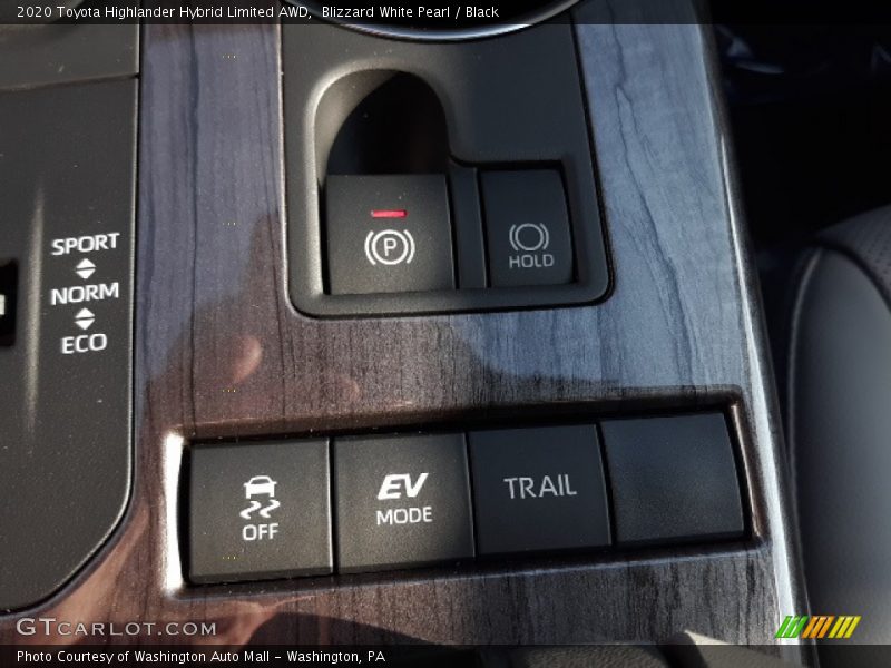 Blizzard White Pearl / Black 2020 Toyota Highlander Hybrid Limited AWD