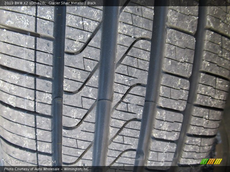 Glacier Silver Metallic / Black 2019 BMW X2 sDrive28i