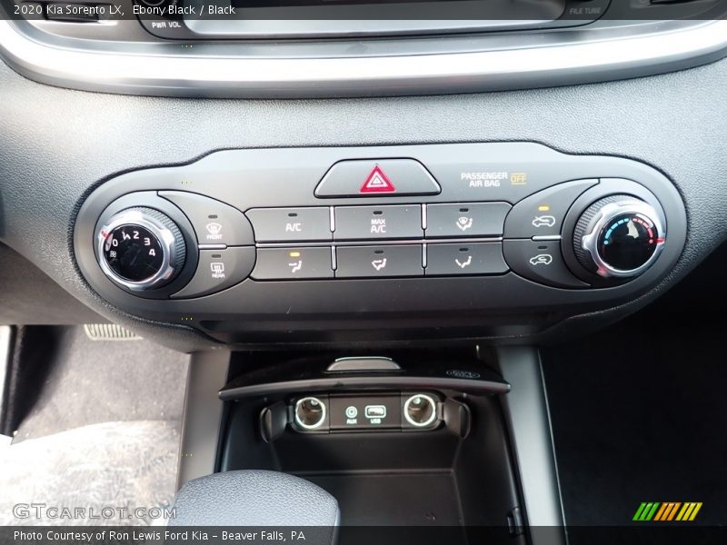 Ebony Black / Black 2020 Kia Sorento LX
