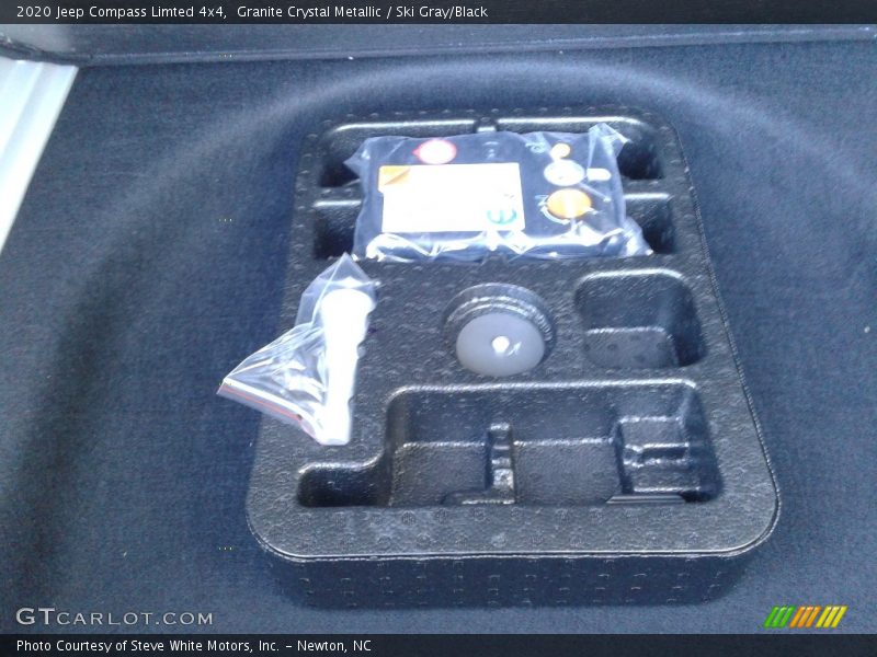 Granite Crystal Metallic / Ski Gray/Black 2020 Jeep Compass Limted 4x4