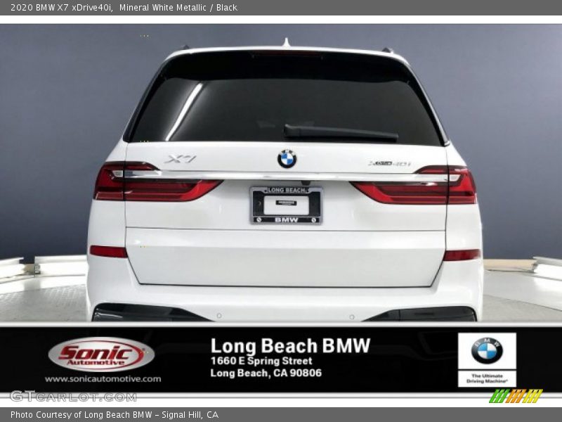 Mineral White Metallic / Black 2020 BMW X7 xDrive40i