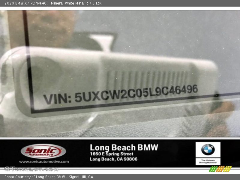 Mineral White Metallic / Black 2020 BMW X7 xDrive40i