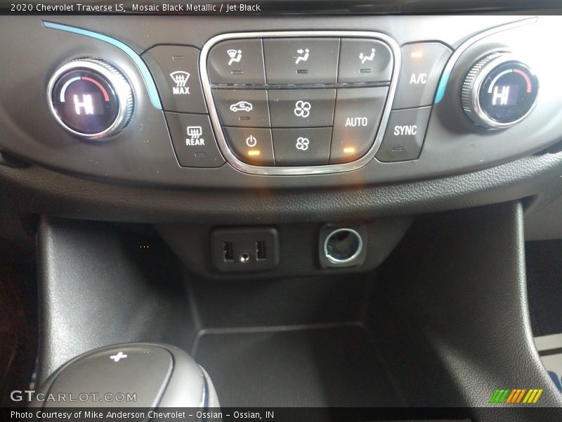 Mosaic Black Metallic / Jet Black 2020 Chevrolet Traverse LS